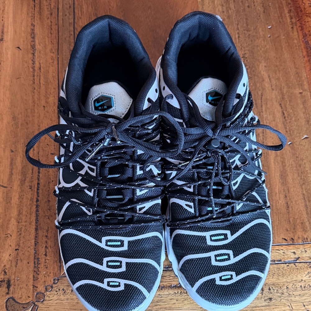 Black and White Athletic Sneakers - Picture 9 of 10